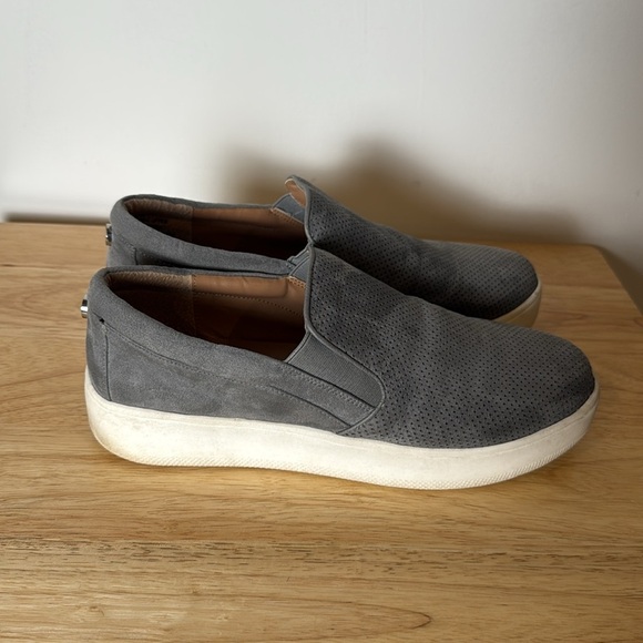 Steve Madden Women's Giovana Perforated Slip On Loafer Gray Fabric size 8.5 - Picture 3 of 11